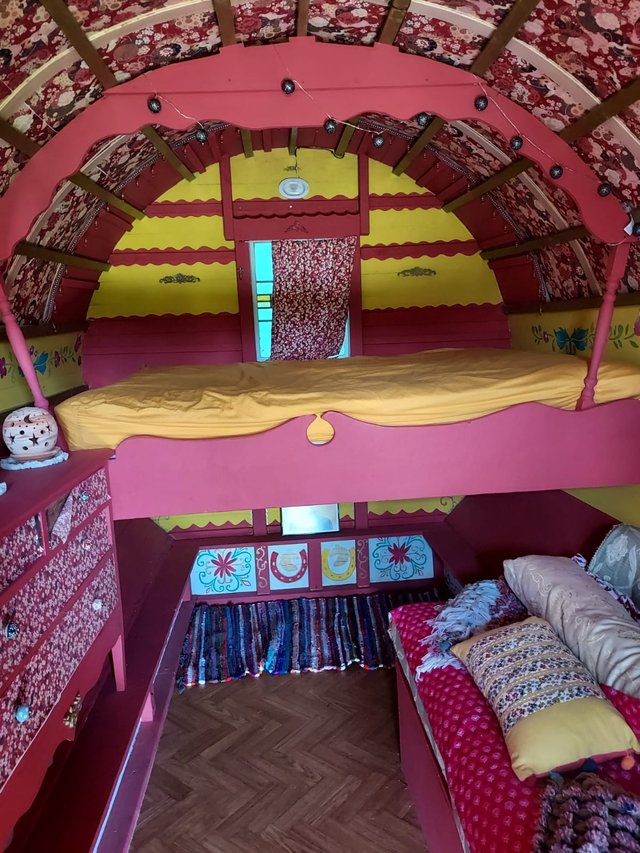 L'intérieur de la roulotte